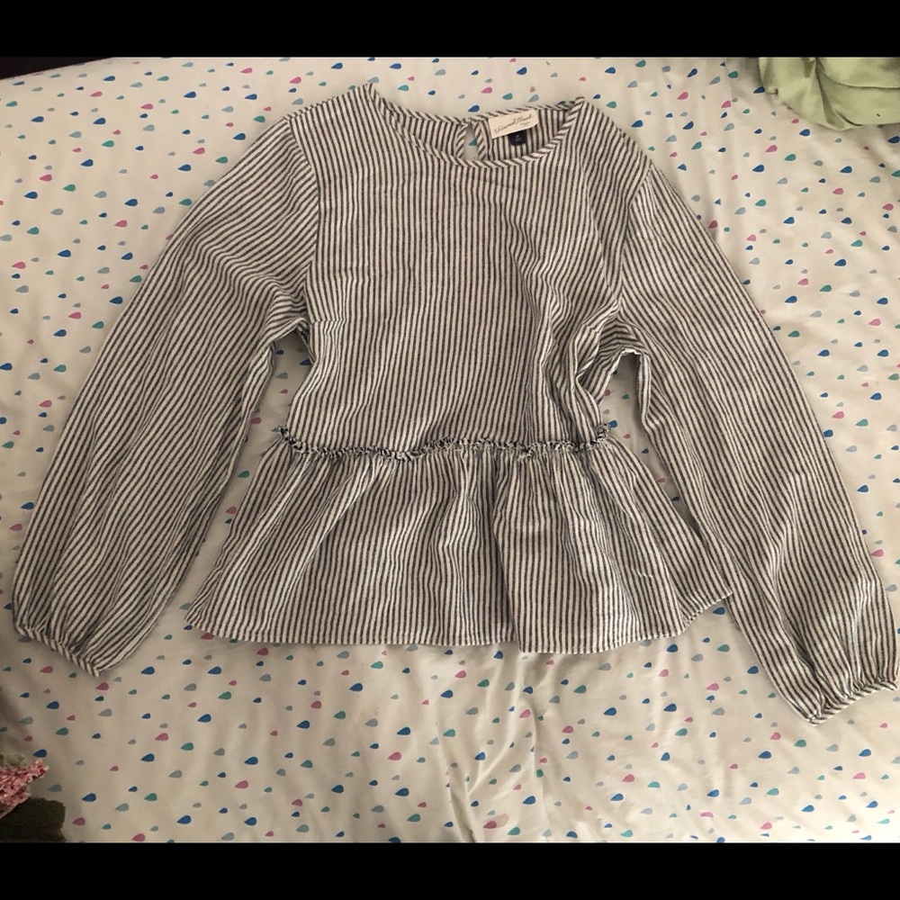 Universal Threads Peasant Top
